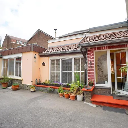 Village Fertile アパート