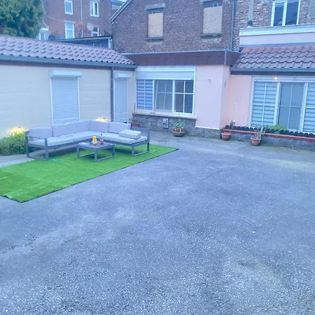 Village Fertile 샤를루아