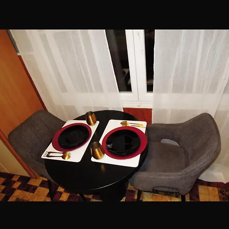 アパート Village Fertile シャルルロワ